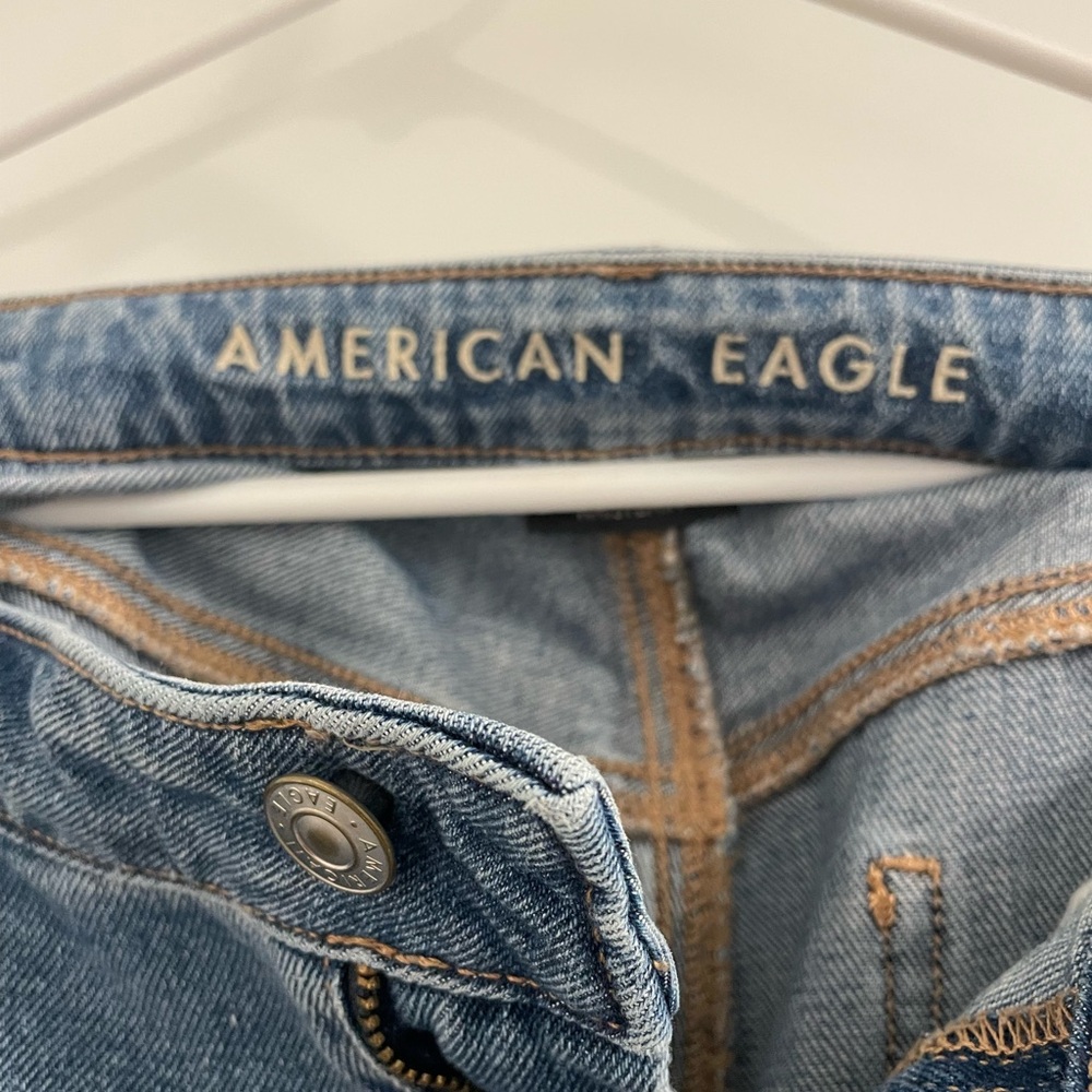 American Eagle Outfitters Ripped Blue Mom Jean - Picture 3 of 3